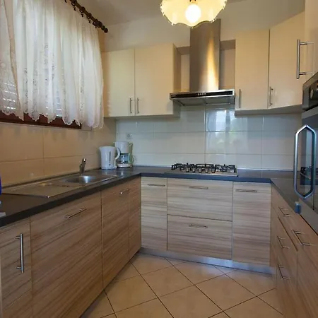 Nediljka With 3 Bedrooms Holiday home Malinska