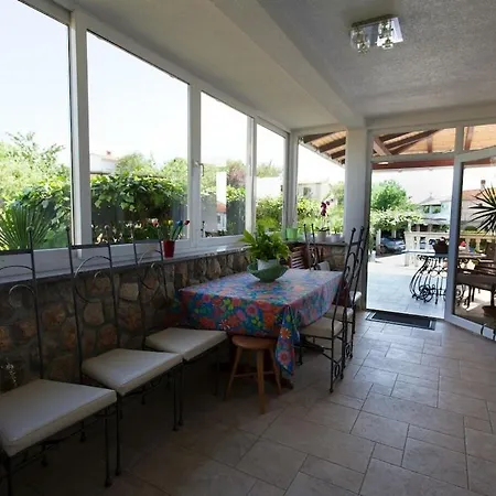Holiday home Nediljka With 3 Bedrooms *
