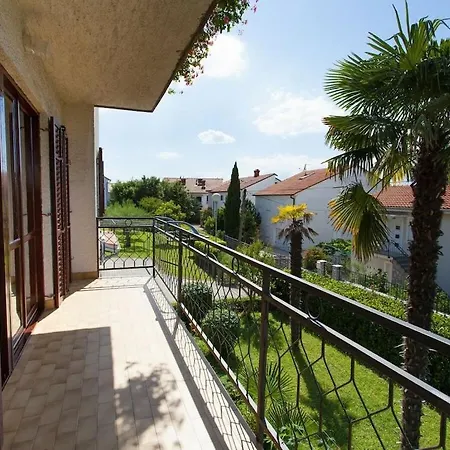 Nediljka With 3 Bedrooms Malinska